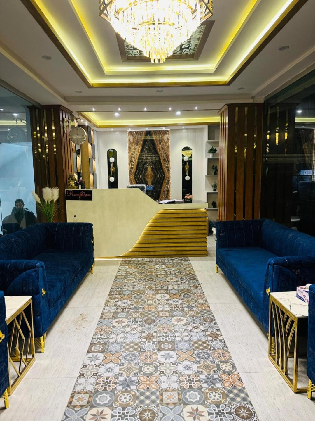 Gold Palace Hotel & Food Lounge Karandukai Extérieur photo