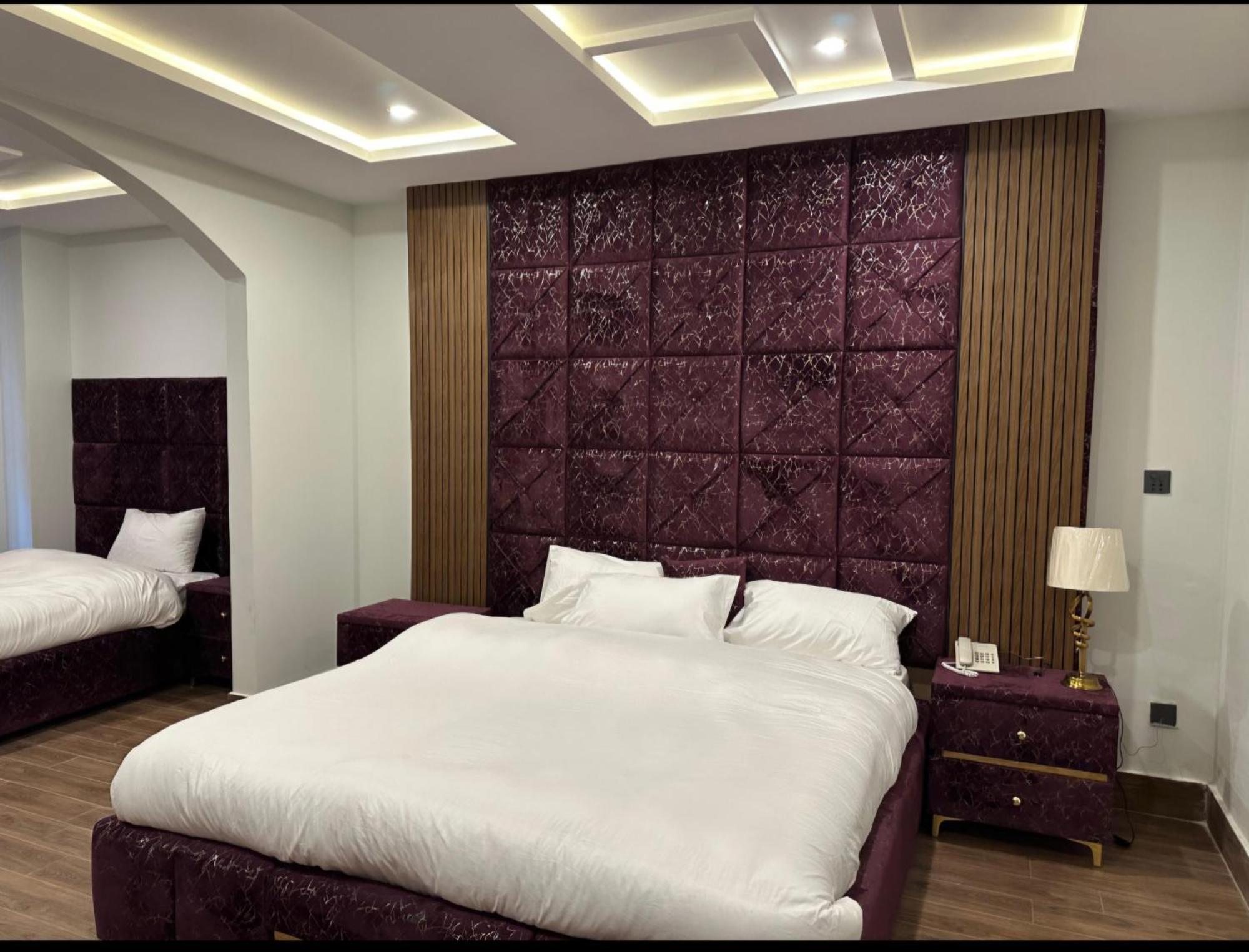 Gold Palace Hotel & Food Lounge Karandukai Extérieur photo